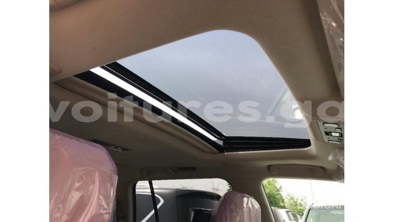 Big with watermark toyota land cruiser estuaire import dubai 5482