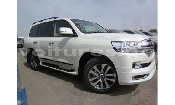 Buy Import Toyota Land Cruiser White Car in Import - Dubai in Estuary Buy Import Toyota Land Cruiser White Car in Import - Dubai in Estuary