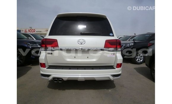 Buy Import Toyota Land Cruiser White Car in Import - Dubai in Estuary Buy Import Toyota Land Cruiser White Car in Import - Dubai in Estuary