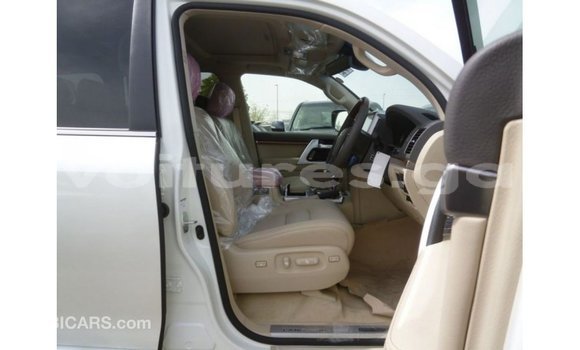 Buy Import Toyota Land Cruiser White Car in Import - Dubai in Estuary Buy Import Toyota Land Cruiser White Car in Import - Dubai in Estuary