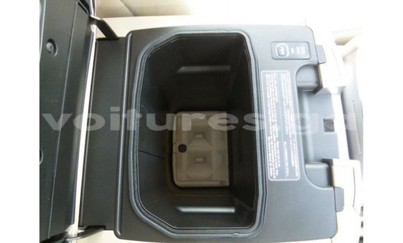 Buy Import Toyota Land Cruiser White Car in Import - Dubai in Estuary Buy Import Toyota Land Cruiser White Car in Import - Dubai in Estuary