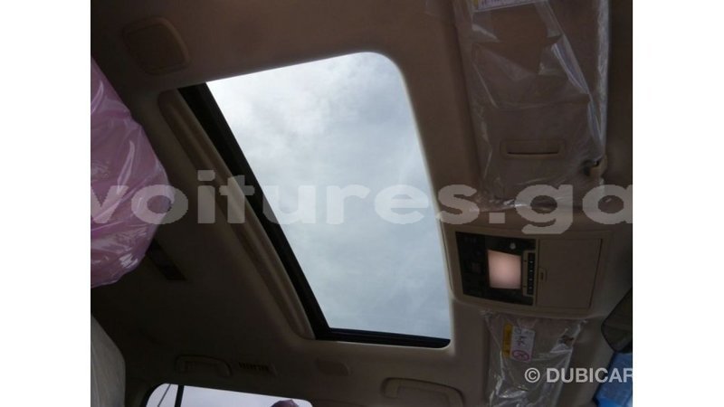 Big with watermark toyota land cruiser estuaire import dubai 5483