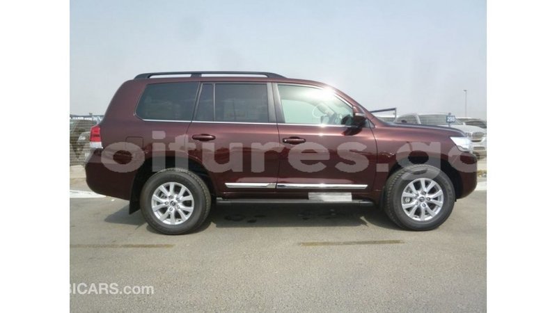 Big with watermark toyota land cruiser estuaire import dubai 5484