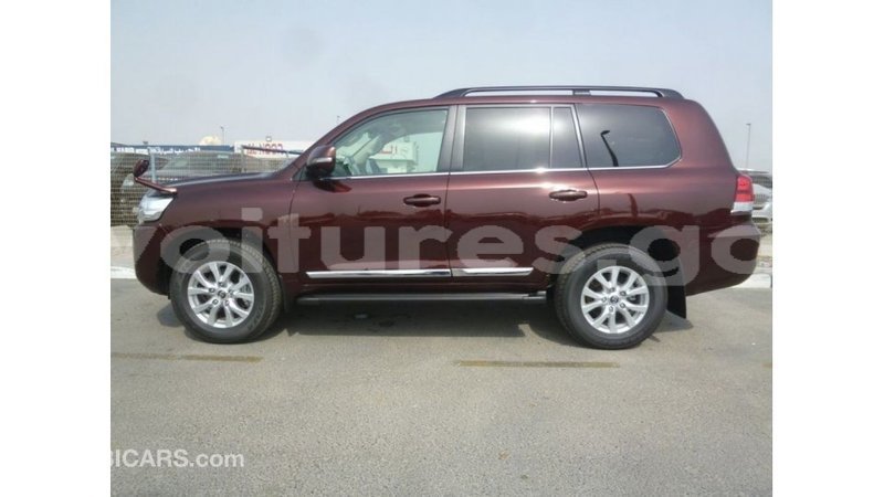 Big with watermark toyota land cruiser estuaire import dubai 5484