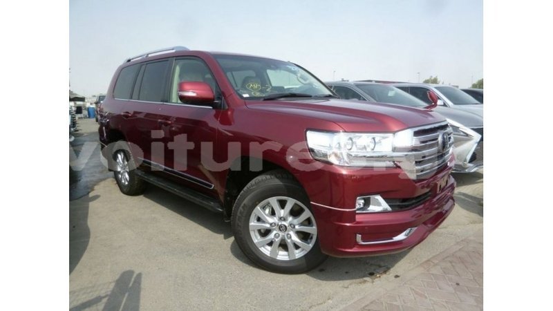 Big with watermark toyota land cruiser estuaire import dubai 5486