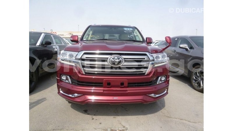 Big with watermark toyota land cruiser estuaire import dubai 5486