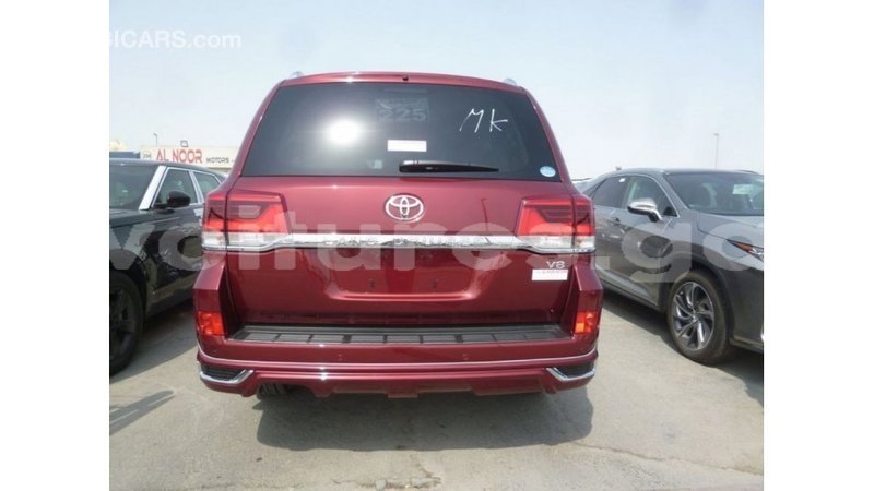 Big with watermark toyota land cruiser estuaire import dubai 5486