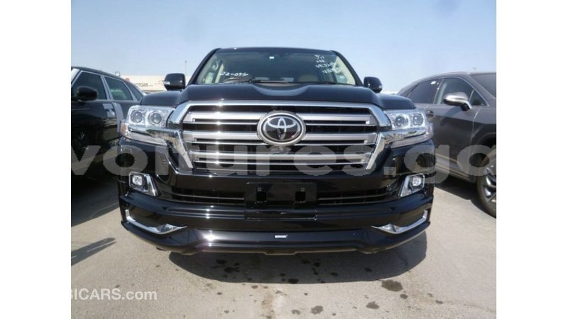 Big with watermark toyota land cruiser estuary import dubai 5487