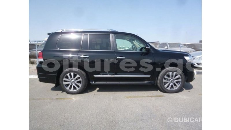 Big with watermark toyota land cruiser estuary import dubai 5487