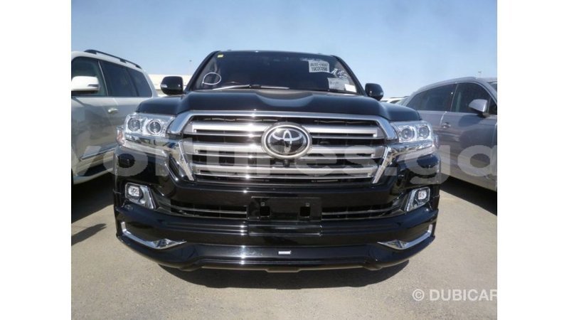 Big with watermark toyota land cruiser estuary import dubai 5488