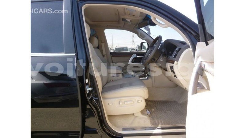 Big with watermark toyota land cruiser estuaire import dubai 5488