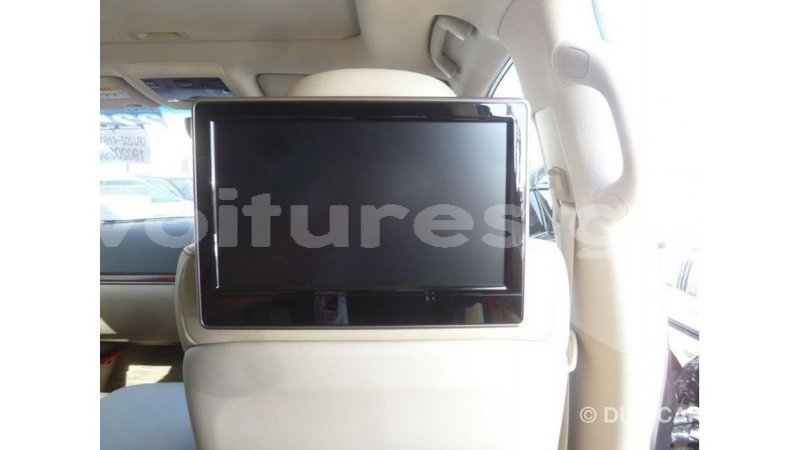 Big with watermark toyota land cruiser estuaire import dubai 5488
