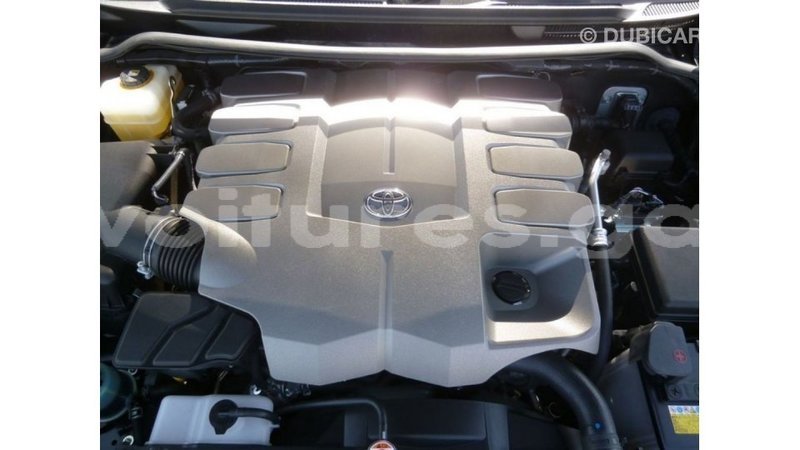 Big with watermark toyota land cruiser estuaire import dubai 5488