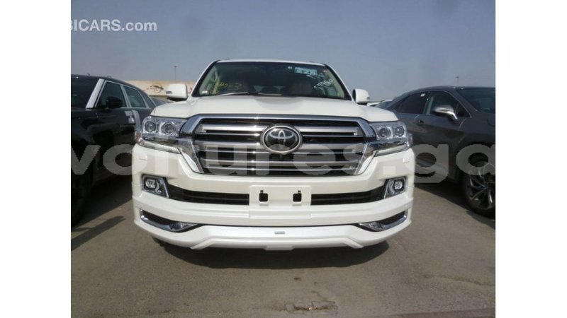 Big with watermark toyota land cruiser estuary import dubai 5489