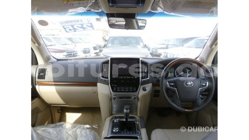 Big with watermark toyota land cruiser estuaire import dubai 5489