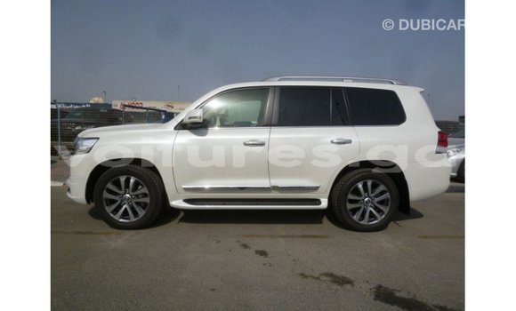Buy Import Toyota Land Cruiser White Car in Import - Dubai in Estuary Buy Import Toyota Land Cruiser White Car in Import - Dubai in Estuary