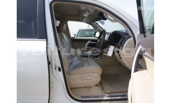 Buy Import Toyota Land Cruiser White Car in Import - Dubai in Estuary Buy Import Toyota Land Cruiser White Car in Import - Dubai in Estuary