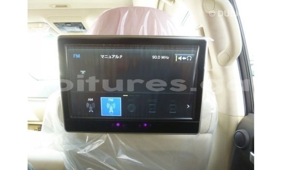 Buy Import Toyota Land Cruiser White Car in Import - Dubai in Estuary Buy Import Toyota Land Cruiser White Car in Import - Dubai in Estuary