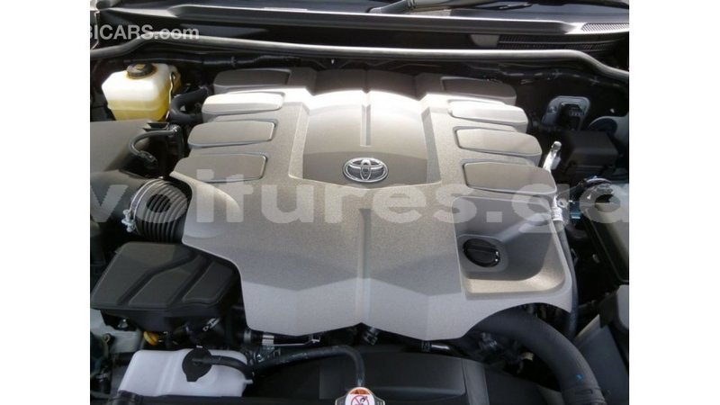 Big with watermark toyota land cruiser estuary import dubai 5489