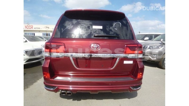 Big with watermark toyota land cruiser estuary import dubai 5491