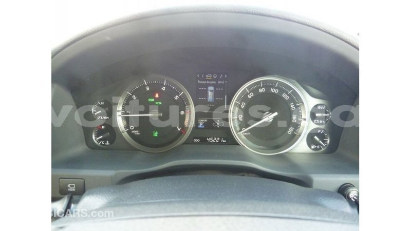 Big with watermark toyota land cruiser estuary import dubai 5491