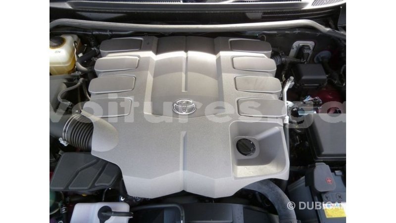 Big with watermark toyota land cruiser estuaire import dubai 5491