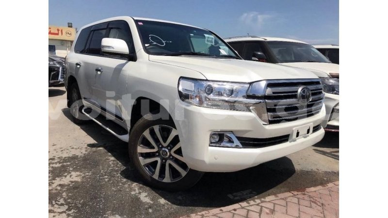 Big with watermark toyota land cruiser estuaire import dubai 5493