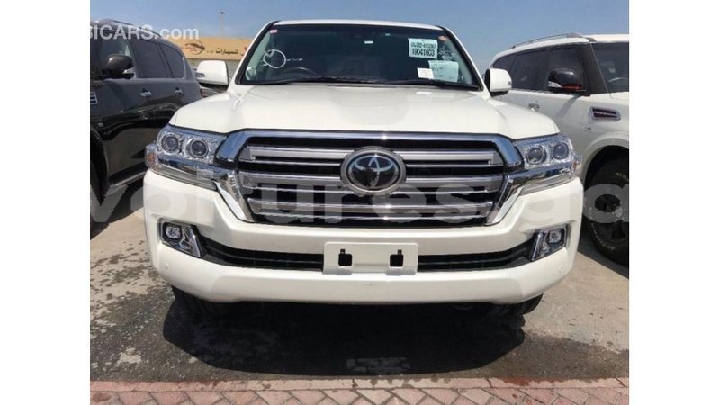 Big with watermark toyota land cruiser estuary import dubai 5493