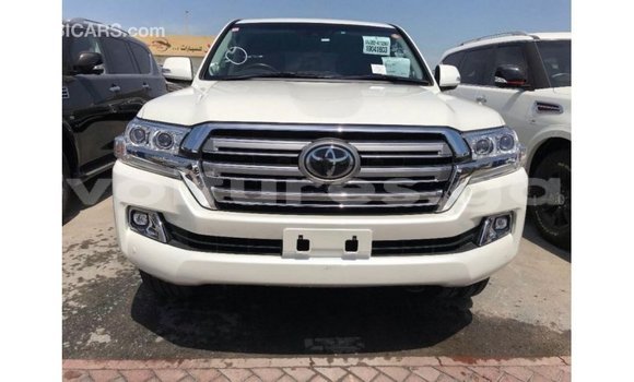 Sayi Imported Toyota Land Cruiser White Mota in Import - Dubai a estuary Sayi Imported Toyota Land Cruiser White Mota in Import - Dubai a estuary