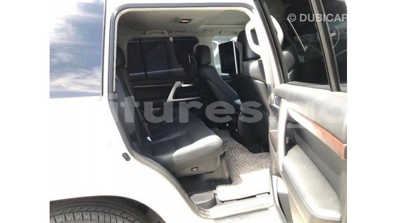 Big with watermark toyota land cruiser estuary import dubai 5493