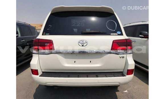Buy Import Toyota Land Cruiser White Car in Import - Dubai in Estuary Buy Import Toyota Land Cruiser White Car in Import - Dubai in Estuary