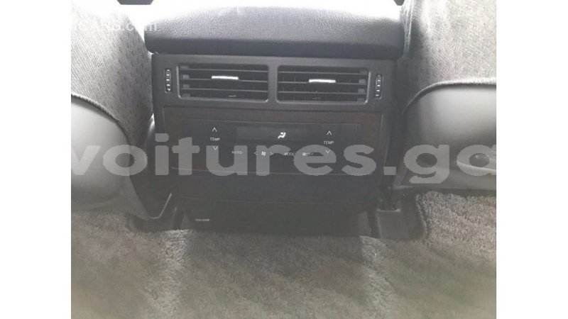 Big with watermark toyota land cruiser estuary import dubai 5494