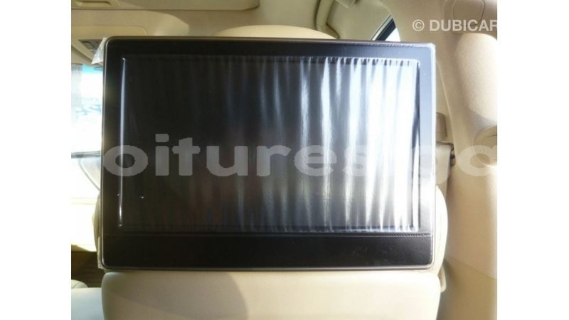 Big with watermark toyota land cruiser estuary import dubai 5495