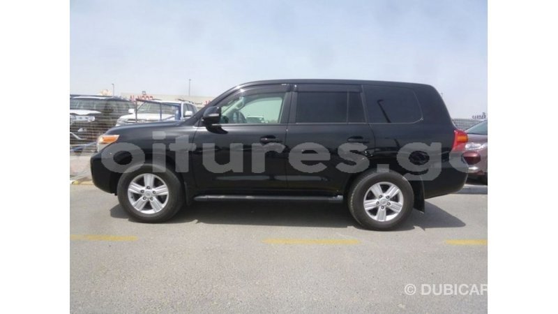 Big with watermark toyota land cruiser estuaire import dubai 5496