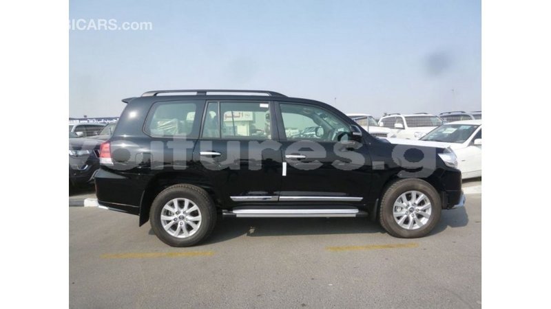 Big with watermark toyota land cruiser estuaire import dubai 5498