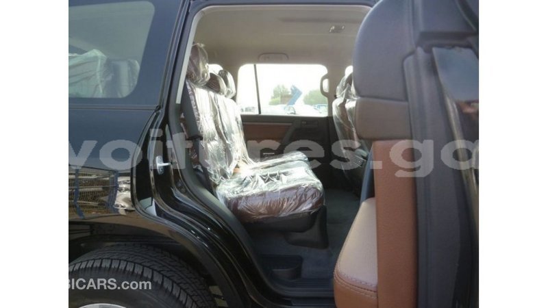 Big with watermark toyota land cruiser estuaire import dubai 5498