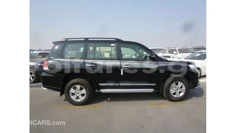 Big with watermark toyota land cruiser estuary import dubai 5499