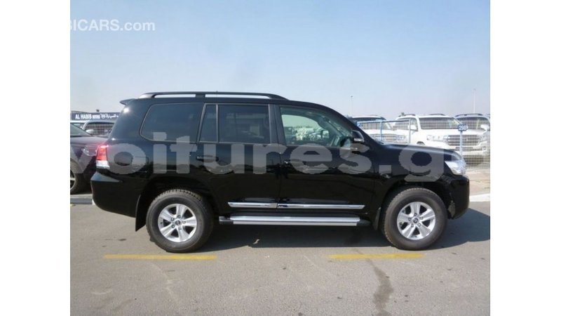 Big with watermark toyota land cruiser estuary import dubai 5500