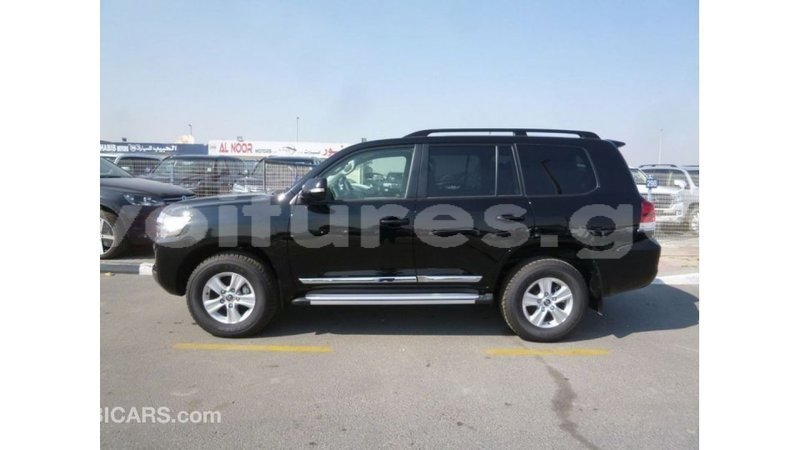 Big with watermark toyota land cruiser estuary import dubai 5500