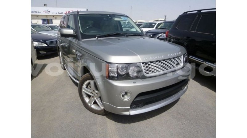 Big with watermark land rover range rover estuary import dubai 5501