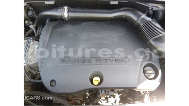 Big with watermark land rover range rover estuary import dubai 5502