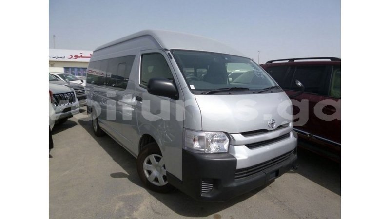 Big with watermark toyota hiace estuary import dubai 5503