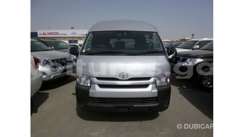 Big with watermark toyota hiace estuary import dubai 5503