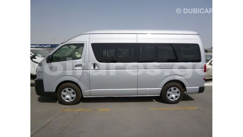Big with watermark toyota hiace estuary import dubai 5503
