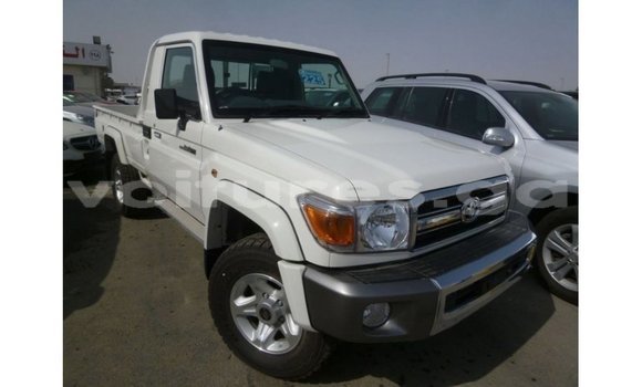 Sayi Imported Toyota Land Cruiser White Mota in Import - Dubai a estuary Sayi Imported Toyota Land Cruiser White Mota in Import - Dubai a estuary