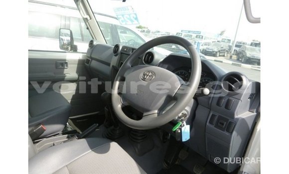 Sayi Imported Toyota Land Cruiser White Mota in Import - Dubai a estuary Sayi Imported Toyota Land Cruiser White Mota in Import - Dubai a estuary