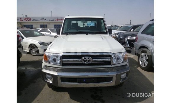 Sayi Imported Toyota Land Cruiser White Mota in Import - Dubai a estuary Sayi Imported Toyota Land Cruiser White Mota in Import - Dubai a estuary