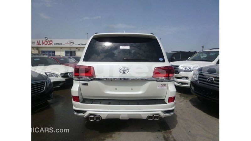 Big with watermark toyota land cruiser estuary import dubai 5510