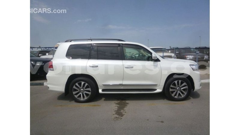 Big with watermark toyota land cruiser estuary import dubai 5510