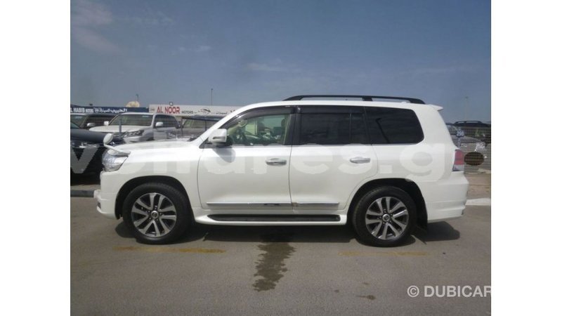 Big with watermark toyota land cruiser estuary import dubai 5510